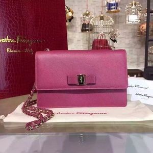 Meet your Posher, Yana